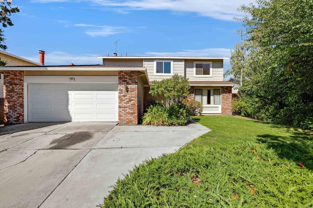 Photo of 725 Little Foot Dr Dr, Fremont, CA 94539 (MLS # 41113698)