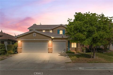 Photo of 13761 Bayberry Street, Victorville, CA 92392 (MLS # HD26089488)