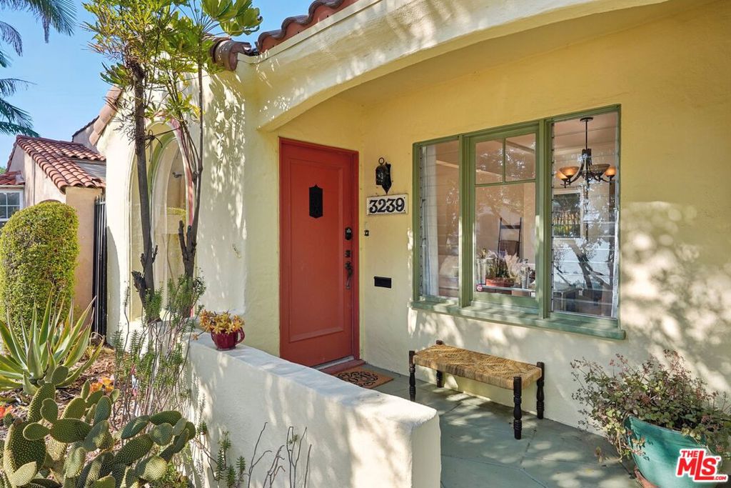 3239 Hollydale Drive