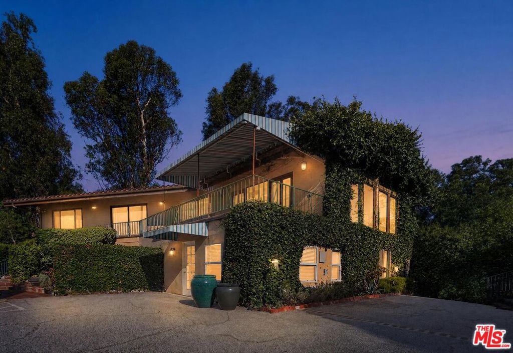 8207 Mulholland Drive, Los Angeles CA 90046