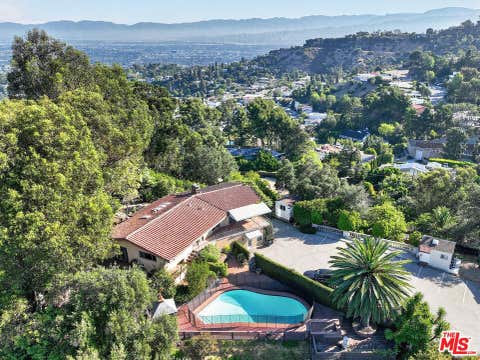 Photo of 8207 Mulholland Drive, Los Angeles, CA 90046 (MLS # 26862191)