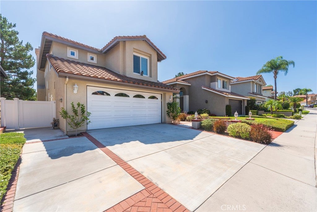 Photo of 42 Via Brida, Rancho Santa Margarita, CA 92688 (MLS # OC26185636)