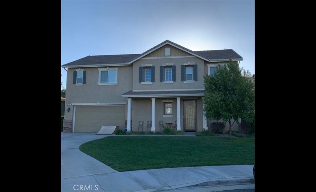 welcome to your next home! This beautiful 4 bedroom 3 bathroom house has everything you need and more. all bedrooms are upstairs for added privacy, 1 bathroom is downstairs .Open-concept kitchen and living room perfect for entertaining.There is a tandem garage with plenty of space for storage. The lot is big enough for RV/Toy parking space .