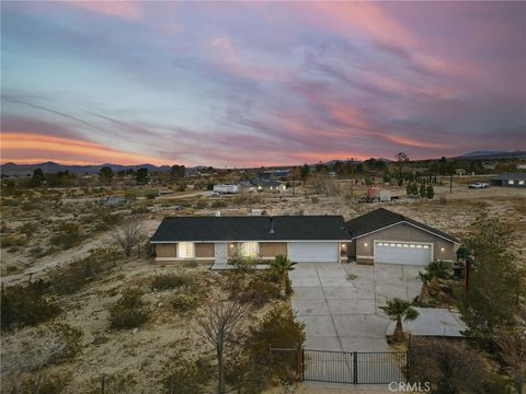 Photo of 9067 Santa Fe Trail, Lucerne Valley, CA 92356 (MLS # IG26032159)