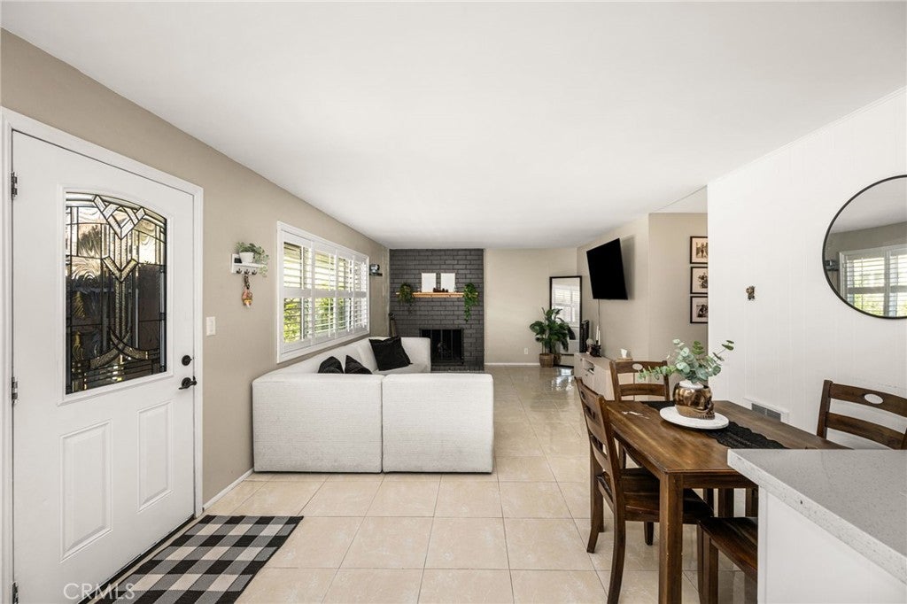134 S Magnolia Avenue 2C