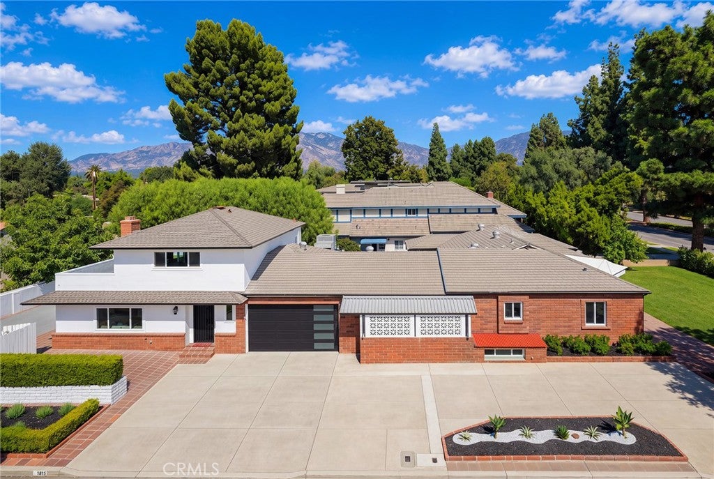 1815 S Santa Anita