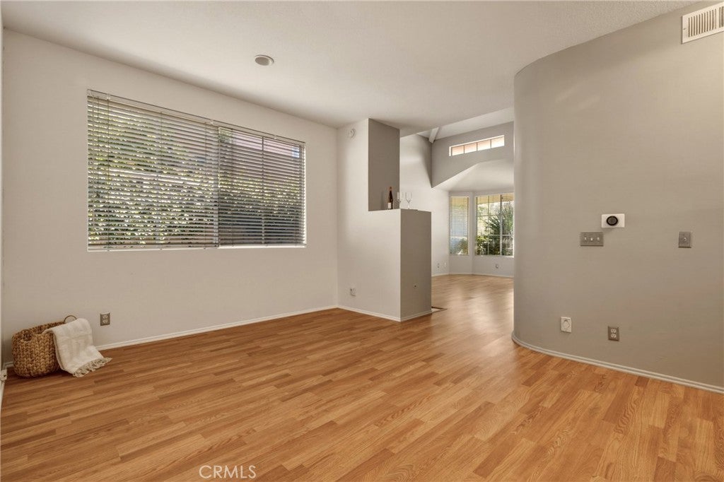7329 Vassar