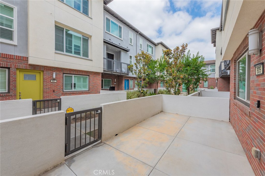 805 Hudson Lane