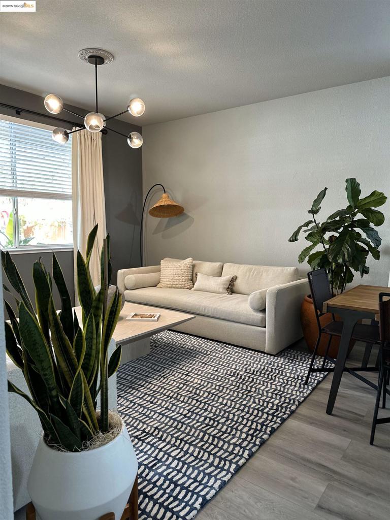 EDGEWOOD - Residential Lease