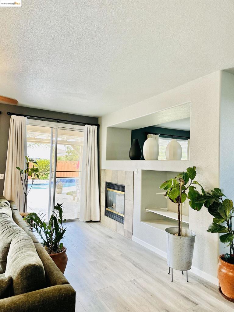 EDGEWOOD - Residential Lease