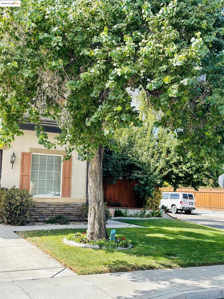 EDGEWOOD - Residential Lease