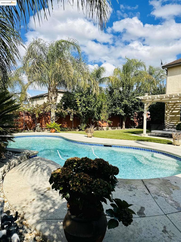 EDGEWOOD - Residential Lease