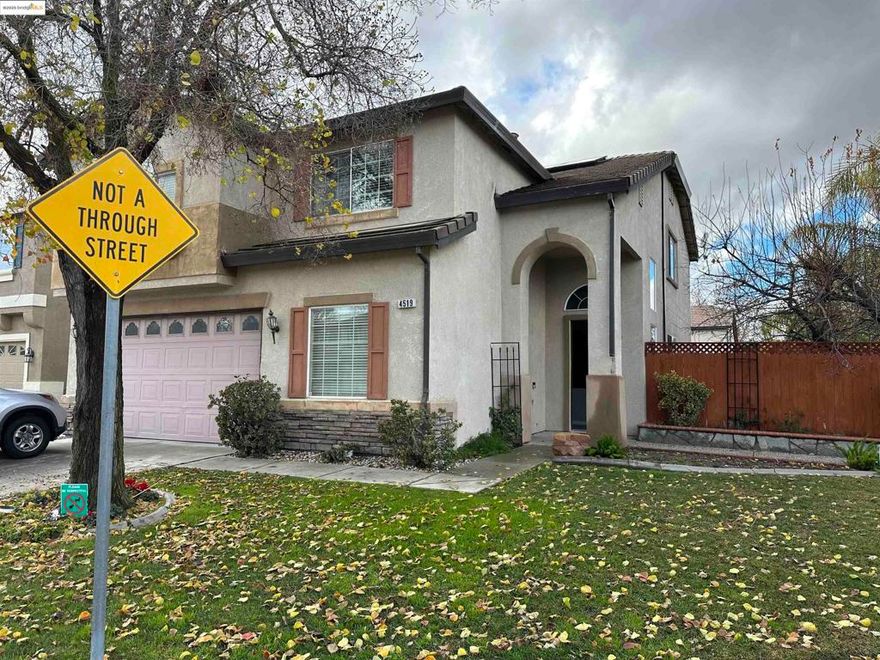 FANTASTIC OPPORTUNITY...CORNER LOT ON CUL DE SAC STREET..FENCED YARD WITH POOL AND MANY FRUIT BEARING TREES...GARDENER AND POOL SERVICE INCLUDED..4 BEDS/2.5 BATHS...UPDATED KITCHEN WITH GRANITE AND ISLAND OVERLOOKS FAMILY ROOM WITH FIREPLACE..LAMINATE FLOORING..OVER SIZED GARAGE MAKES ALMOST 3 CAR...SOLAR AND EV CHARGER..LOFT AREA FOR OFFICE OR OPTION ROOM...EDGEWOOD COMMUNITY ...THIS IS A PERFECT 10