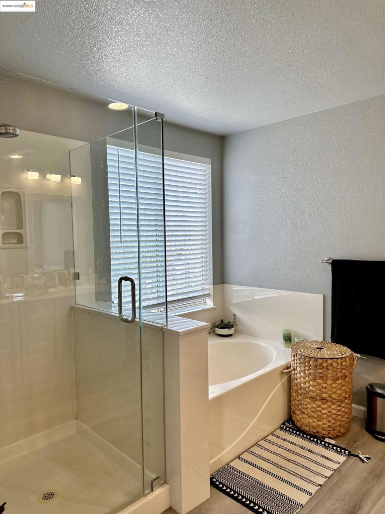 EDGEWOOD - Residential Lease