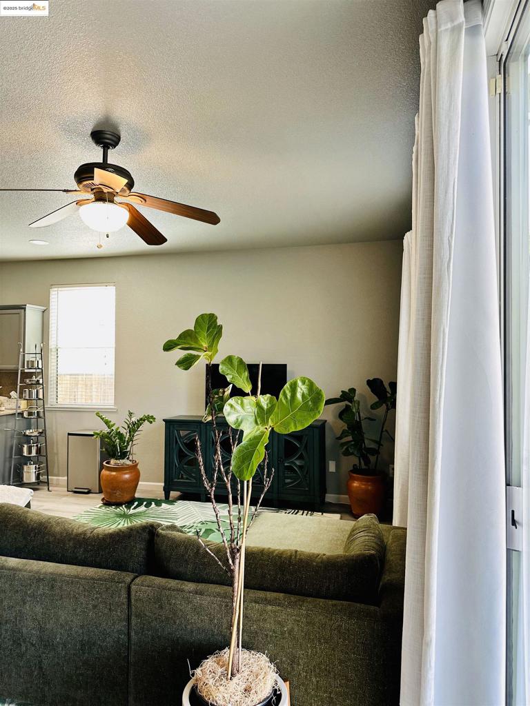 EDGEWOOD - Residential Lease