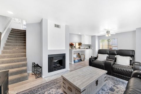Photo of 43439 30th ST W #1, Lancaster, CA 93536 (MLS # SR26116220)