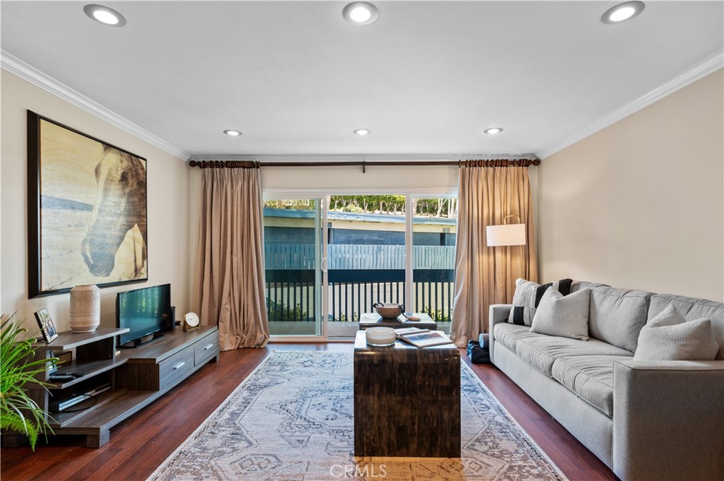 603 S Prospect Avenue 205