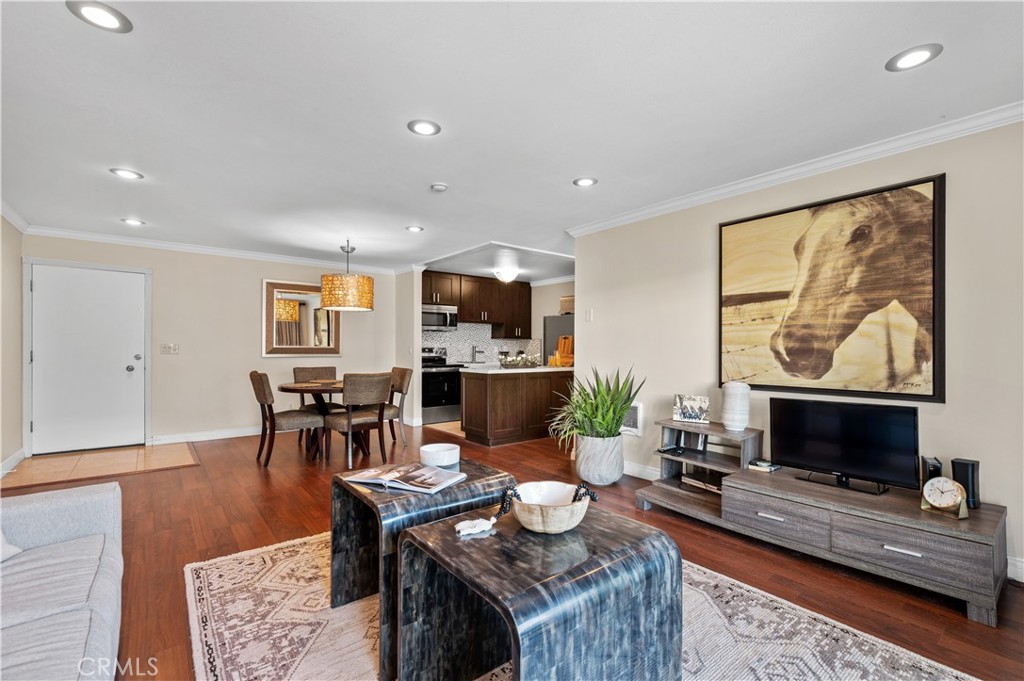 603 S Prospect Avenue 205