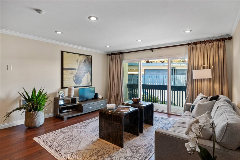 603 S Prospect Avenue 205