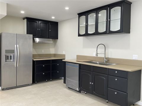 Photo of 5700 Etiwanda Avenue #240, Los Angeles, CA 91356 (MLS # TR25254728)