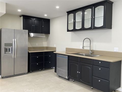 Photo of 5700 Etiwanda Avenue #240, Los Angeles, CA 91356 (MLS # TR25254728)