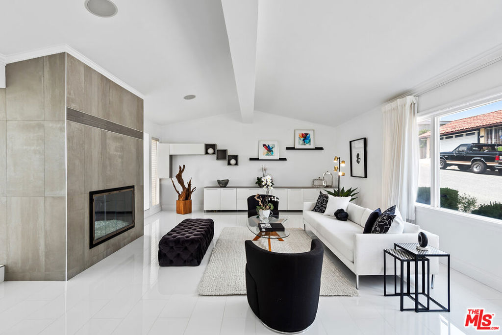 Properties 4 14652 Deervale Place
