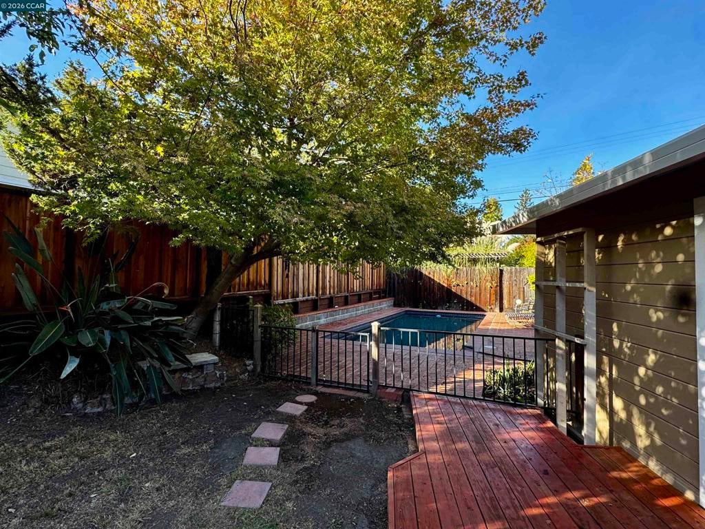 60 Stevenson Dr