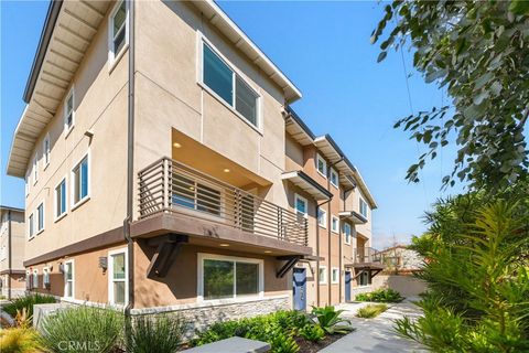 Photo of 23238 Marigold Avenue, Torrance, CA 90502 (MLS # TR25216750) Photo of 23238 Marigold Avenue, Torrance, CA 90502 (MLS # TR25216750)
