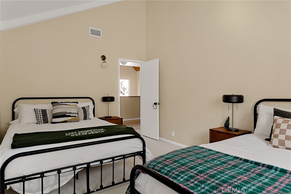 Lake Arrowhead, California, 92352, United States, 4 Bedrooms Bedrooms, ,4 BathroomsBathrooms,Residential,Active,2027293
