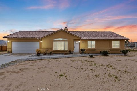 Photo of 19251 Vine Street, Hesperia, CA 92345 (MLS # CV26038209)