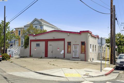 Photo of 2500 MARKET STREET St, Oakland, CA 94607 (MLS # 41117994)