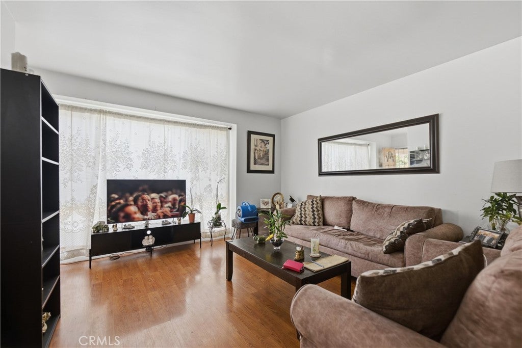 12738 Farnell