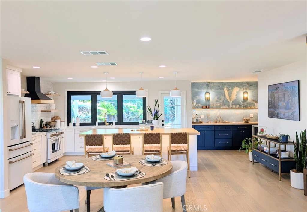 1124 E Maplewood Place