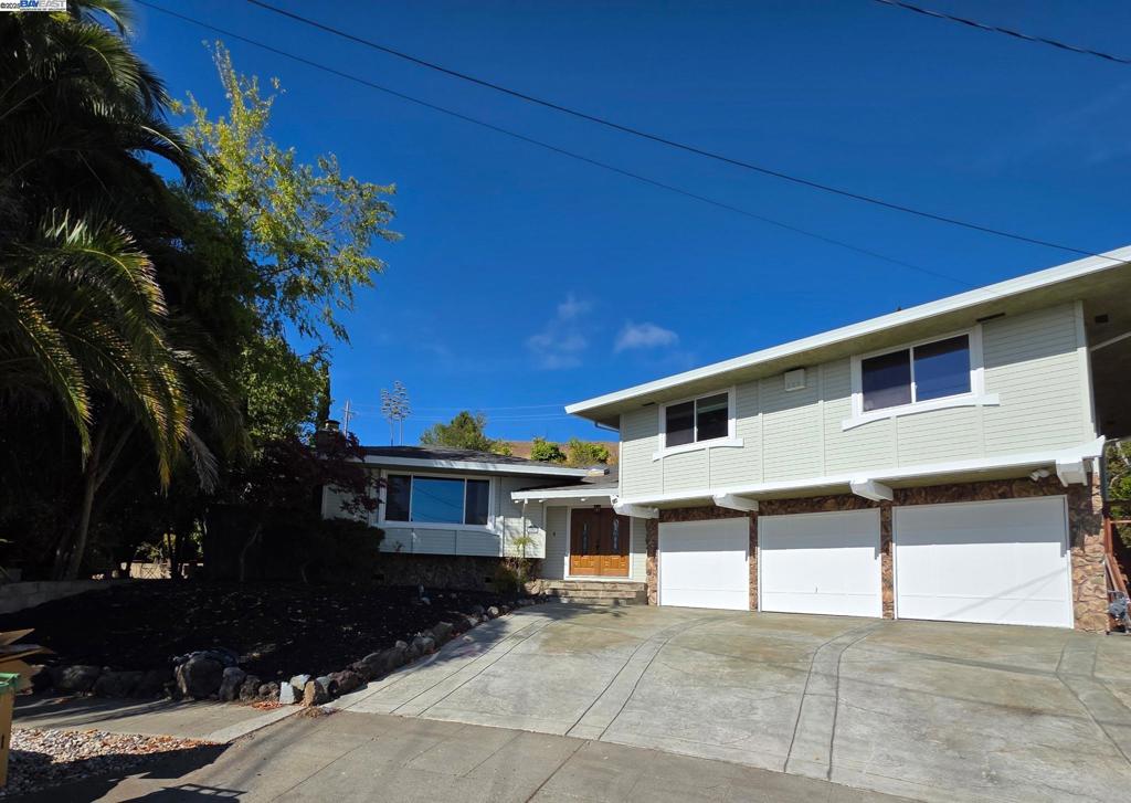 HOLIDAY ESTATES - Residential