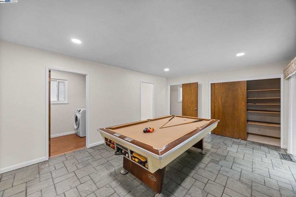 HOLIDAY ESTATES - Residential