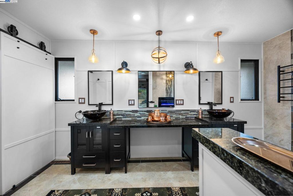 HOLIDAY ESTATES - Residential