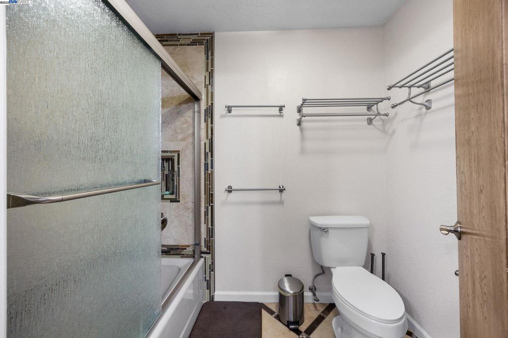 HOLIDAY ESTATES - Residential