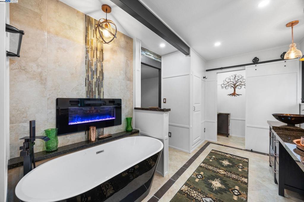 HOLIDAY ESTATES - Residential