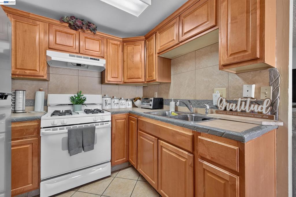 237 Del Loma Court