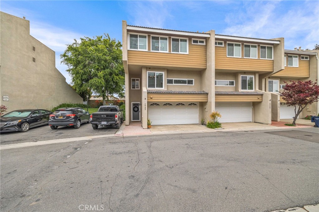 Surfs up at this beautifully remodeled tri-level townhome in Huntington Beach! This home has tons of character & GREAT location! Located across from Seacliff Shopping Center near Five Points Plaza and just a short bike ride to downtown HB & Pacific City. Spacious interior with tons of natural lighting! Main living area has soaring ceilings with access to the luxurious and tranquil backyard! Both rooms upstairs with their own baths! Gorgeous kitchen with quartz counters, stainless appliances & full-size w/d in in unit, 2-car garage and AC! Adorable backyard! Community offers tennis courts, racquet ball court & swimming pool! This is a MUST SEE!