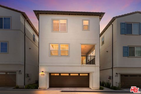 Photo of 3049 Tallahassee Lane, Simi Valley, CA 93065 (MLS # 26650975)