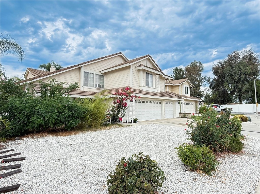 24713 Shoshone Drive