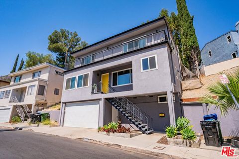 Photo of 5343 TENDILLA Avenue, Woodland Hills, CA 91364 (MLS # 26737457)