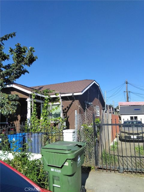 113 W 66 ST Los Angeles CA 90003