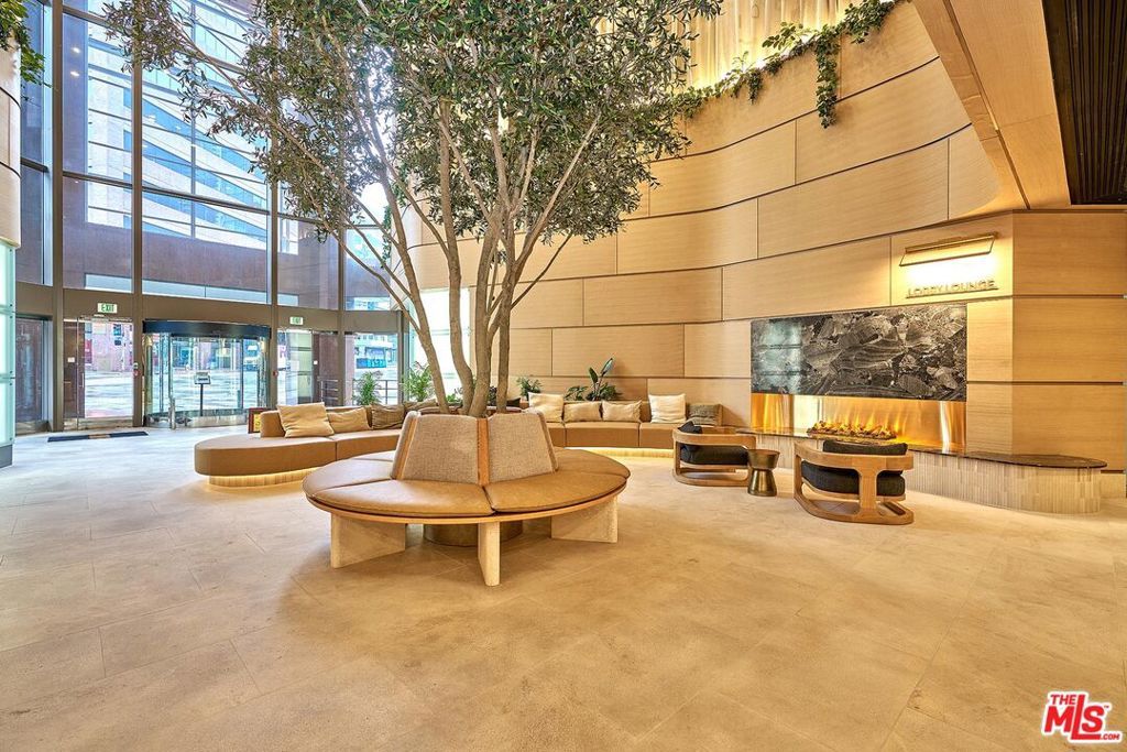 Photo of 1100 Wilshire Boulevard #3001, Los Angeles, CA 90017 (MLS # 25628425)