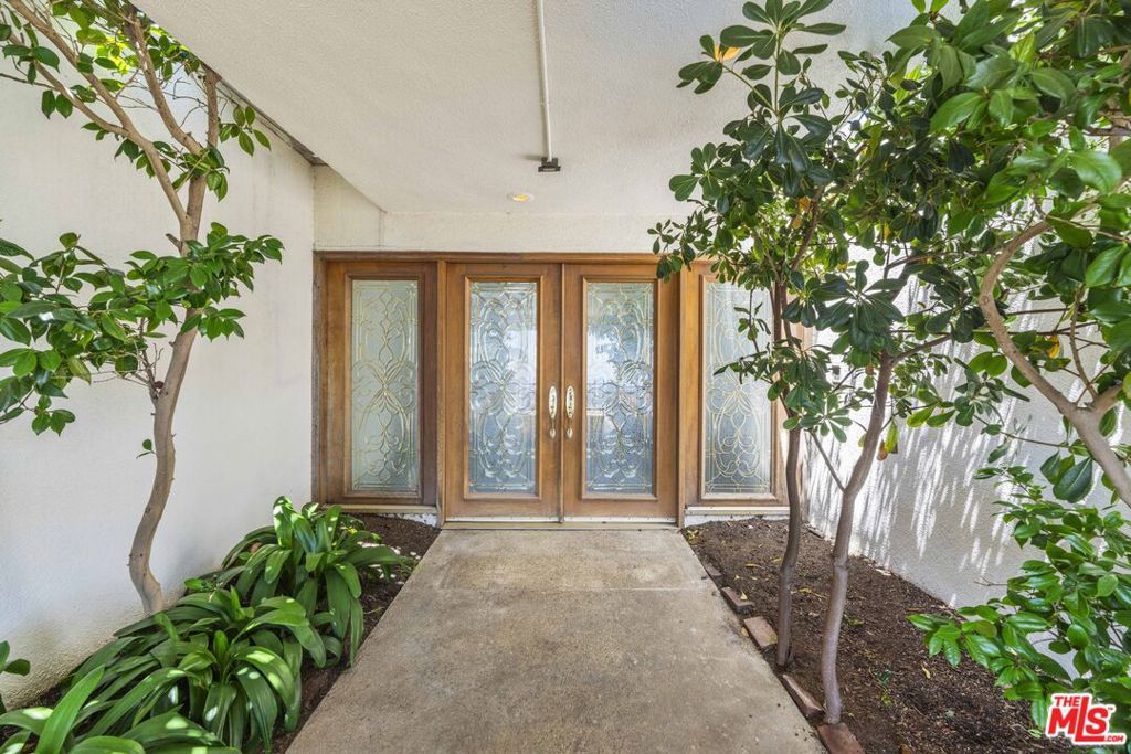 Photo of 16647 Charmel Lane, Pacific Palisades, CA 90272 (MLS # 25573751)