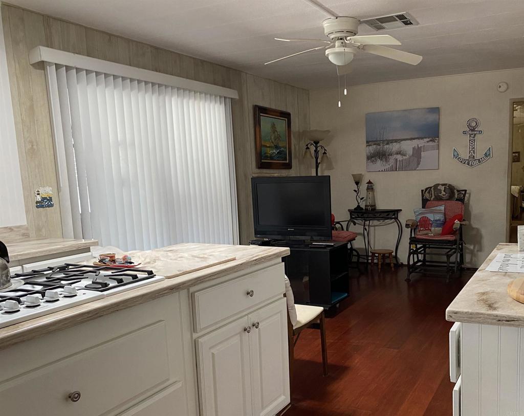 200 N EL Camino Real 356