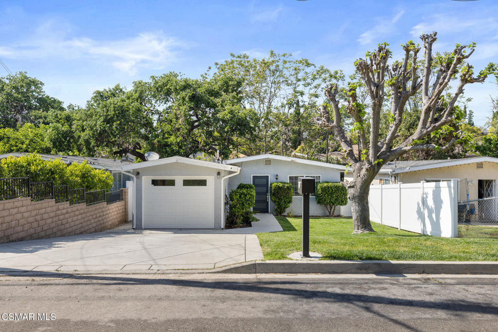 789 Glen Oaks Road