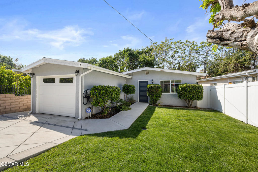 789 Glen Oaks Road