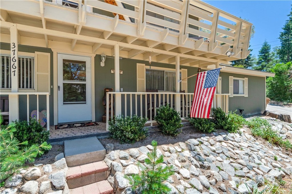 37667 Live Oak Street
